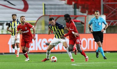 1st-half goals earn Fenerbahçe 3-0 win over Antwerp in Europa League