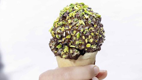 Yer Fıstığı Ezmeli ve Çikolatalı Vegan Kornet