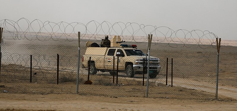 Iraq sends 1,905 Syrian soldiers back home