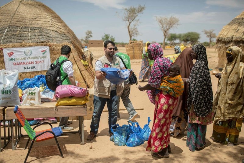 Nijer’deki 940 aileye gıda yardımı