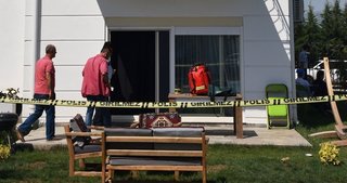 Lüks villada tabancayla intihar etti!