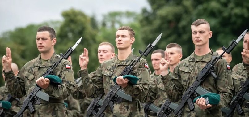 8,000 POLISH VOLUNTEERS, INCLUDING MINORS, TO RECEIVE MILITARY TRAINING