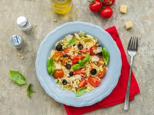 Garnitürlü Şehriye Salatası