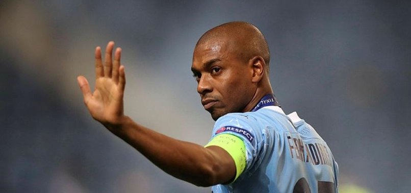 MAN CITY CAPTAIN FERNANDINHO SIGNS NEW ONE-YEAR CONTRACT