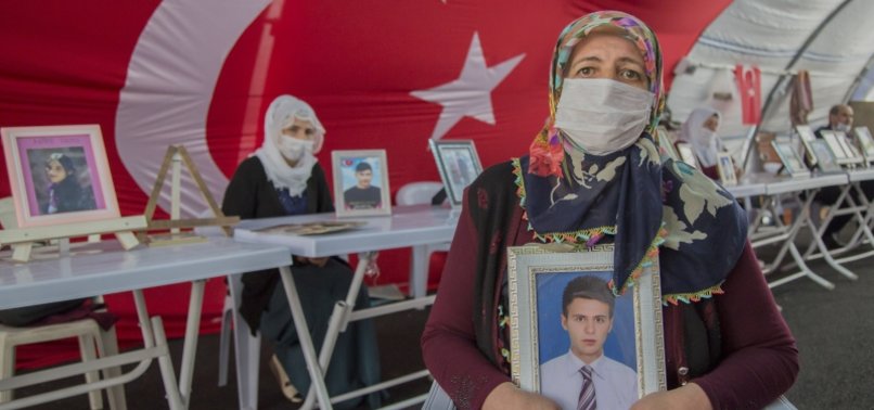 KURDISH MOTHERS MAINTAIN ANTI-PKK SIT-IN PROTEST IN DIYARBAKIR TO DEMAND RETURN OF KIDNAPPED CHILDREN