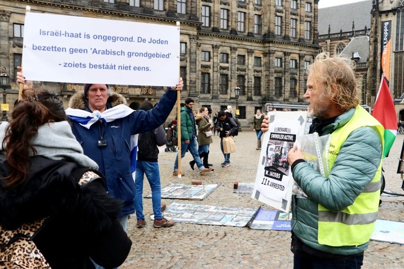 DUTCH ACTIVIST STAGES SOLITARY PROTEST AGAINST ISRAELI PERSECUTION