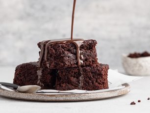 Bol Çikolatalı ve Kestaneli Brownie