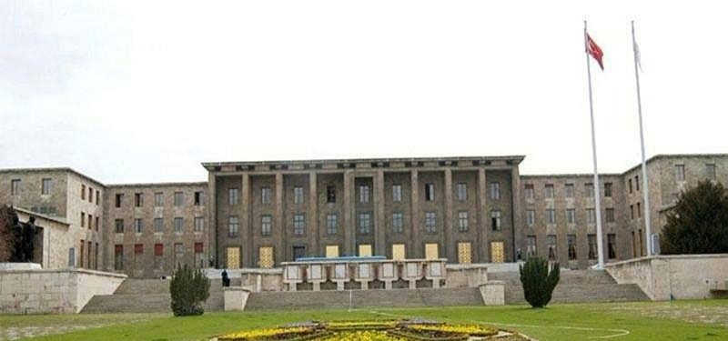 Parliament to erect monument to mark defeated coup