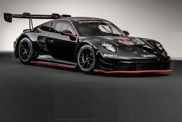 YENİ PORSCHE 911 GT3 R PİSTLERE ÇIKMAYA HAZIRLANIYOR
