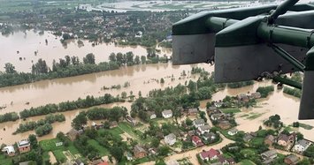 Three die, hundreds evacuated in Ukraine flooding