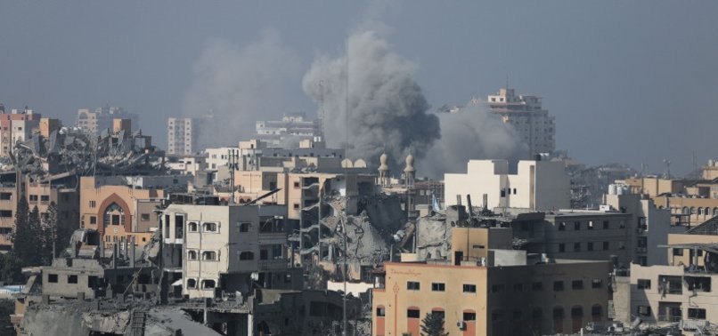 ISRAELI ARMY REPORTS CLASHES IN SECURITY SQUARE OF HAMAS IN CENTRAL GAZA CITY