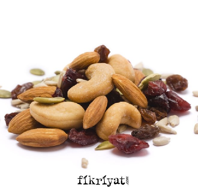 ARA ÖĞÜNDE KURU MEYVE