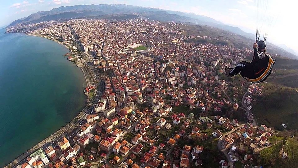 Türkiye’yi paraşütle temâşâ etmek