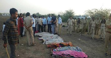 Nineteen dead as truck overturns in India's Gujarat