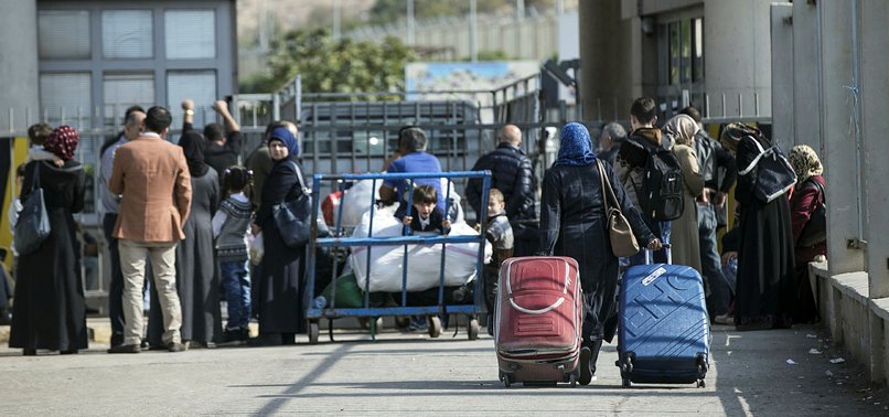 AS WAR WINDS DOWN, SYRIANS IN TURKEY BEGIN HEADING HOME