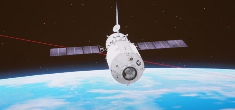 Chinas spacecraft reenters atmosphere