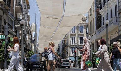 Heatwave sweeps through Spain
