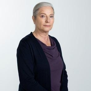 Nazan Diper – Kimdir