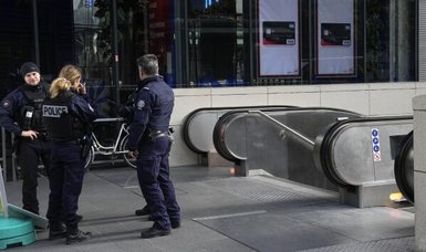 Police shoot woman suspected of threatening riders on Paris subway