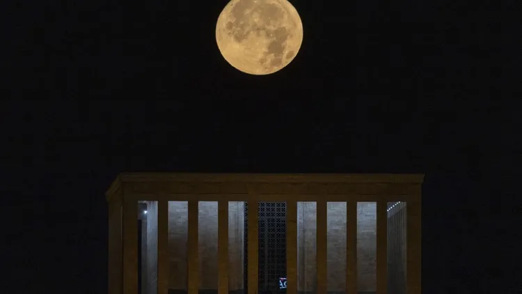 Full Moon lights up Ankara sky