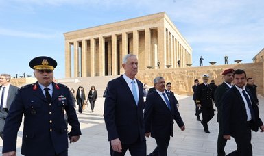 Israeli defense chief visits mausoleum of Türkiye’s founding father