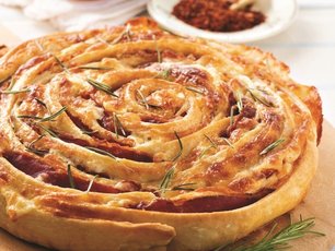 Pastırmalı Sarma Börek