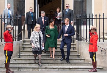 Meghan Marklein yeşil zarafeti