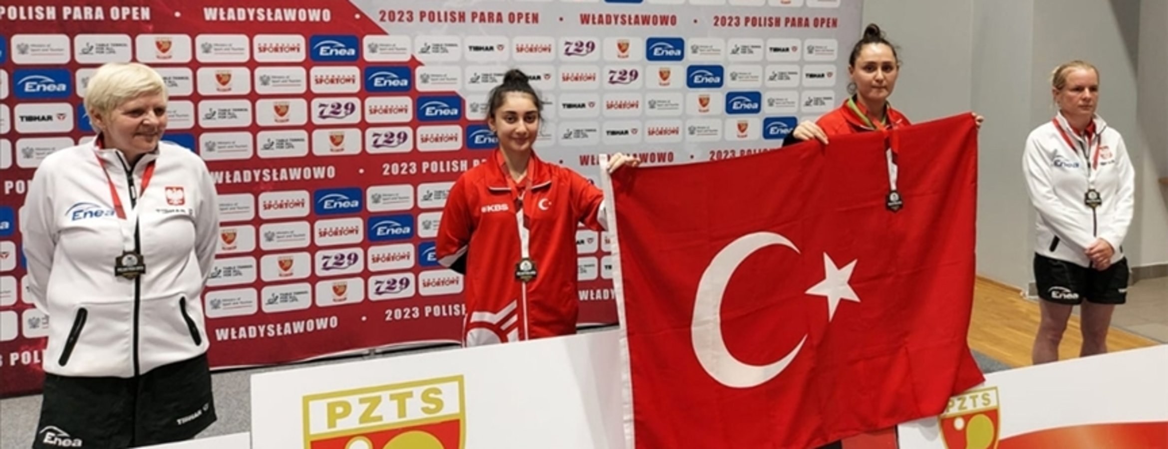 Özel milli sporcu Ebru Acer, Polonya’da altın madalya kazandı
