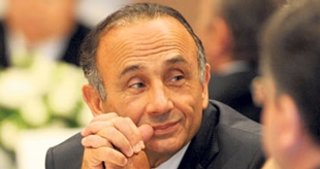 İhsan Kalkavan’a FETÖ’den yakalama kararı