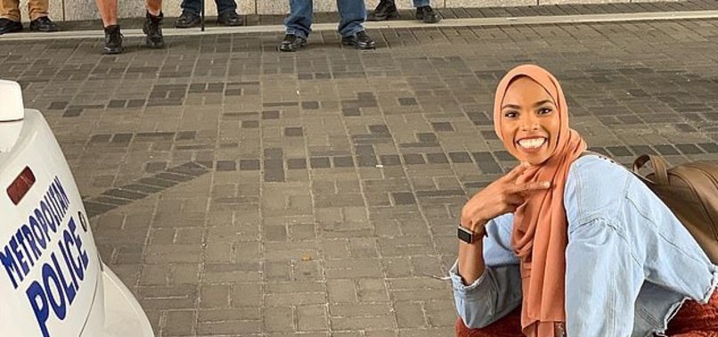MUSLIM WOMANS PIC AT ANTI-MUSLIM PROTEST GOES VIRAL