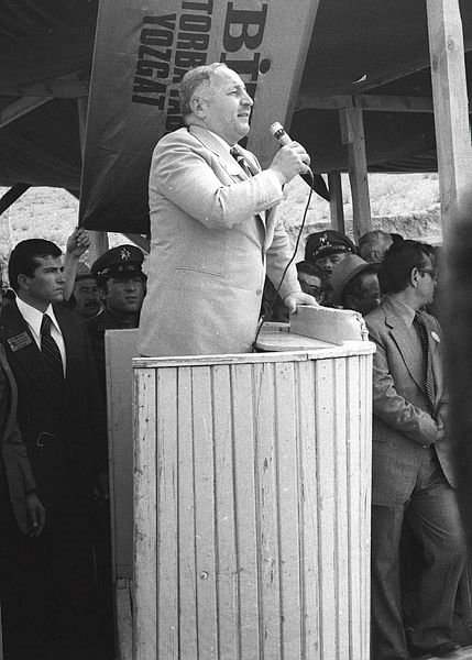 ’Dava’ya atılan imza: Erbakan