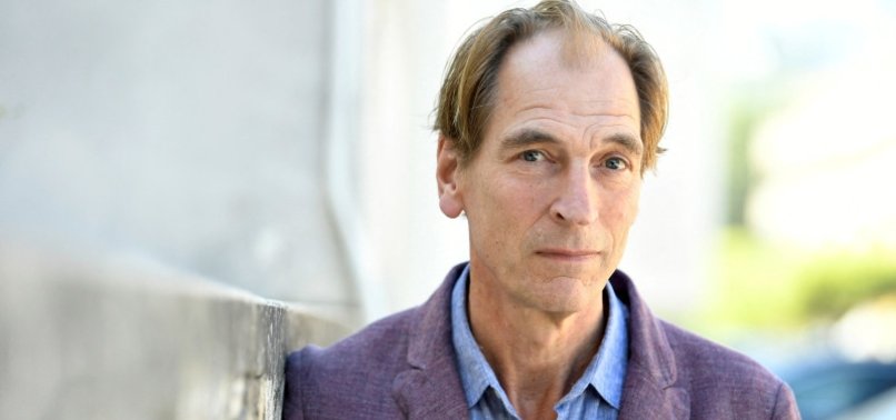 CALIFORNIA MOUNTAIN RESCUERS SEARCH FOR BRITISH ACTOR JULIAN SANDS