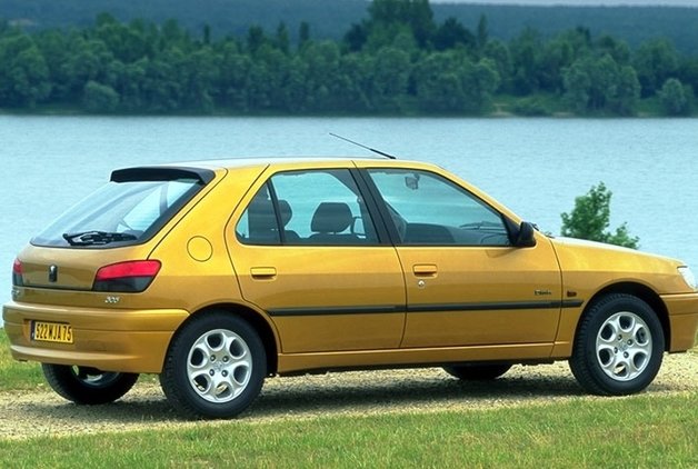 PEUGEOT 306’DA OLUŞAN YAKIT KOKUSUNUN SEBEBİ NEDİR?