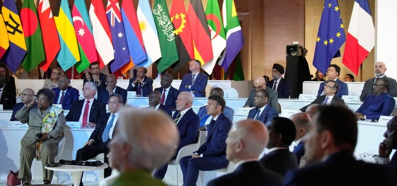 Paris Summit struggles for funding against poverty and climate change