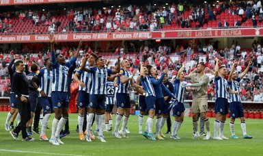 Porto win at Benfica to seal Portuguese title