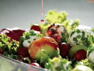 Vişne Sirkeli Yeşil Salata