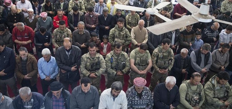 AFRIN LOCALS, TURKISH TROOPS JOIN IN FRIDAY PRAYERS