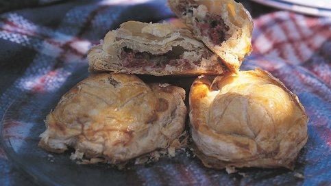 Tavuk ve Mantarlı Börek