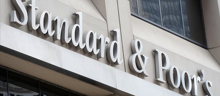 S&P, Fransa’nın kredi notunu düşürdü