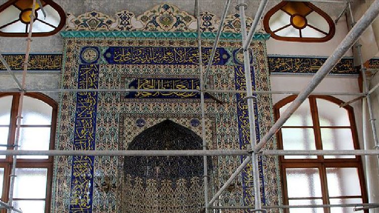 Ecdat yadigarı cami aslına uygun yenileniyor