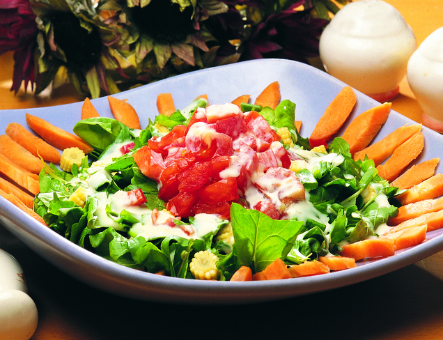 Peynir Soslu Salata