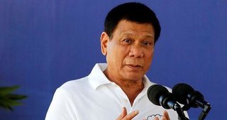 Filipinler Devlet Başkanı Rodrigo Duterte’nin konvoyuna bomba