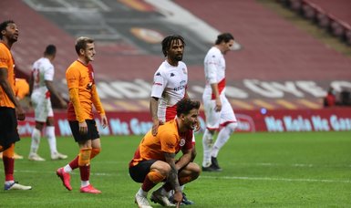 Antalyaspor hold Galatasaray to goalless draw