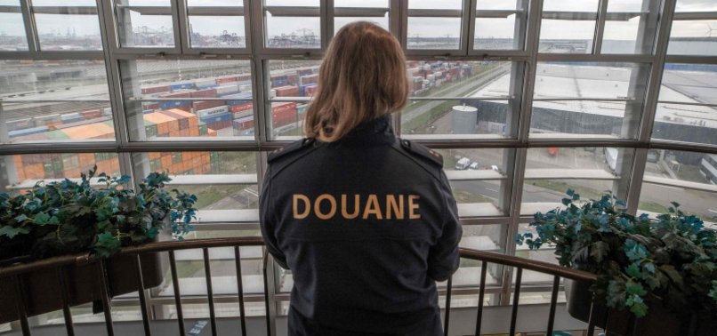 NETHERLANDS MAKES RECORD COCAINE HAUL