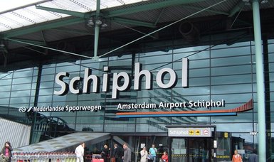Snow grounds dozens of flights at Amsterdam airport