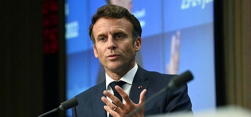 UKRAINES EU CANDIDACY VERY STRONG SIGNAL TO RUSSIA: MACRON