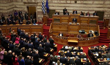 Greece to raise minimum wage 6.4%