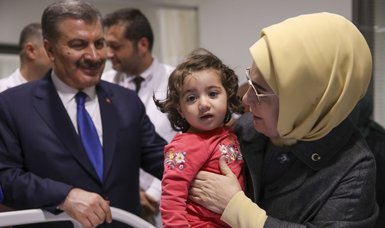 Turkish first lady visits pediatric patients transferred from Gaza