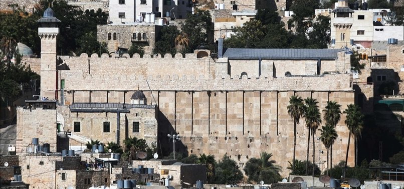 ISRAELI SETTLERS ASSAULT PALESTINIAN WORSHIPPERS AT IBRAHIMI MOSQUE IN HEBRON