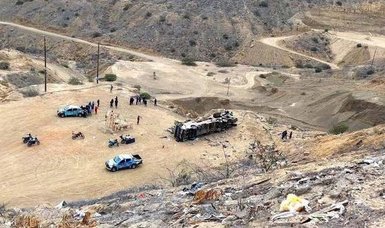 At least 25 die in Peru bus accident: police